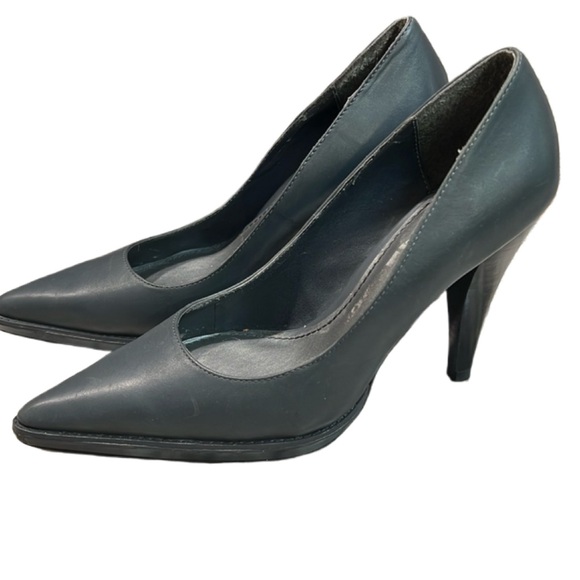 Vera Wang Shoes - Simply Vera by Vera Wang leather dark grey heels size 7 M